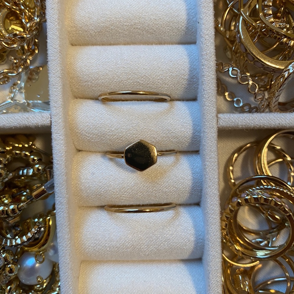GOLD RINGS SET OF THREE